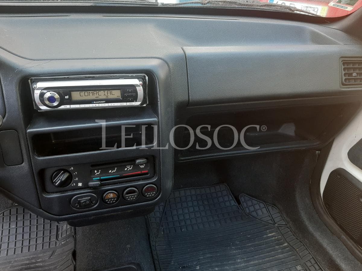 Peugeot 106 XAD · Ano 1996 — image 12