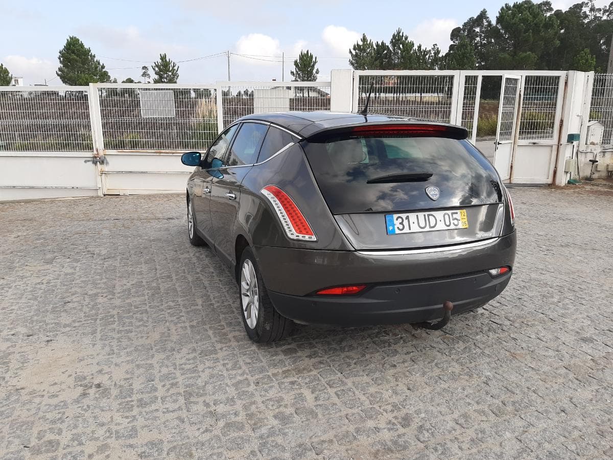 Redução Valor · Lancia Delta III 1.6D Multijet · Ano 2012 — imagem 6