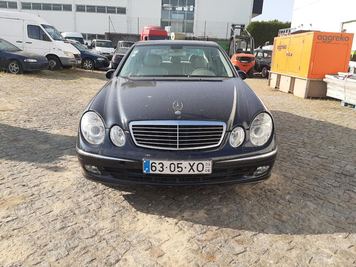 Mercedes-Benz E220 2.2 CDI · Paredes — image 2