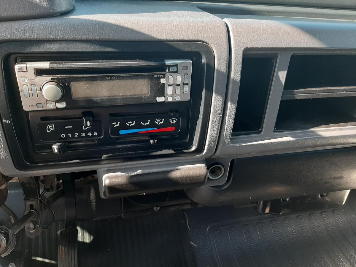 Nissan Cabstar · 9 Lugares · Ano 2005 — imagem 16
