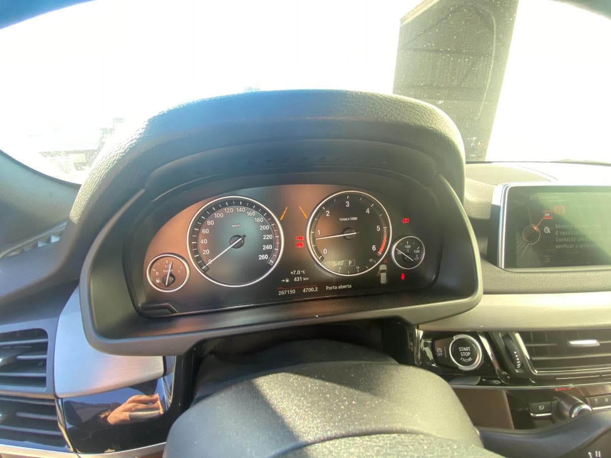 BMW X5 DRIVE 40D — image 8
