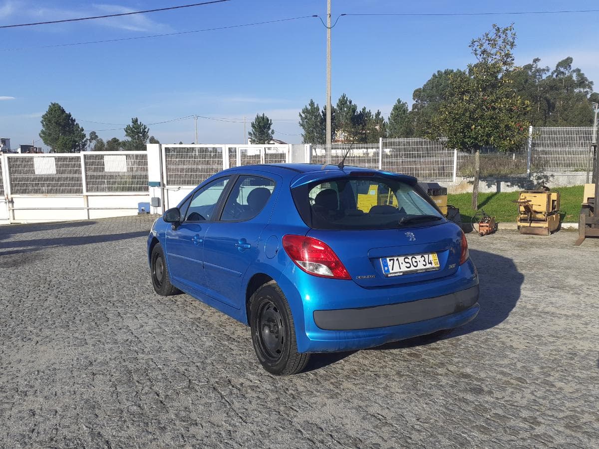 Peugeot 207 1.6HDI · Ano 2011 — imagen 4