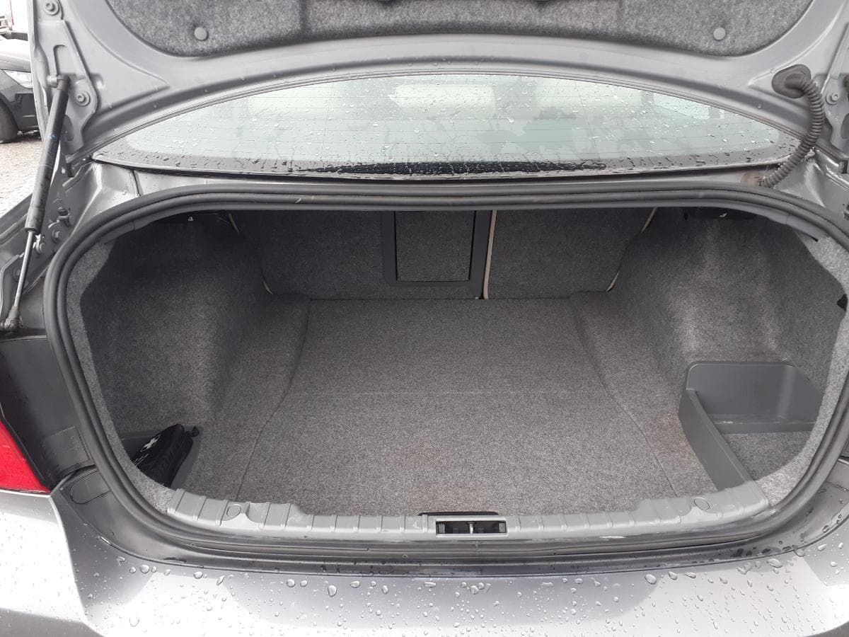 BMW 318D 2.0 · Ano 2010 — imagen 11