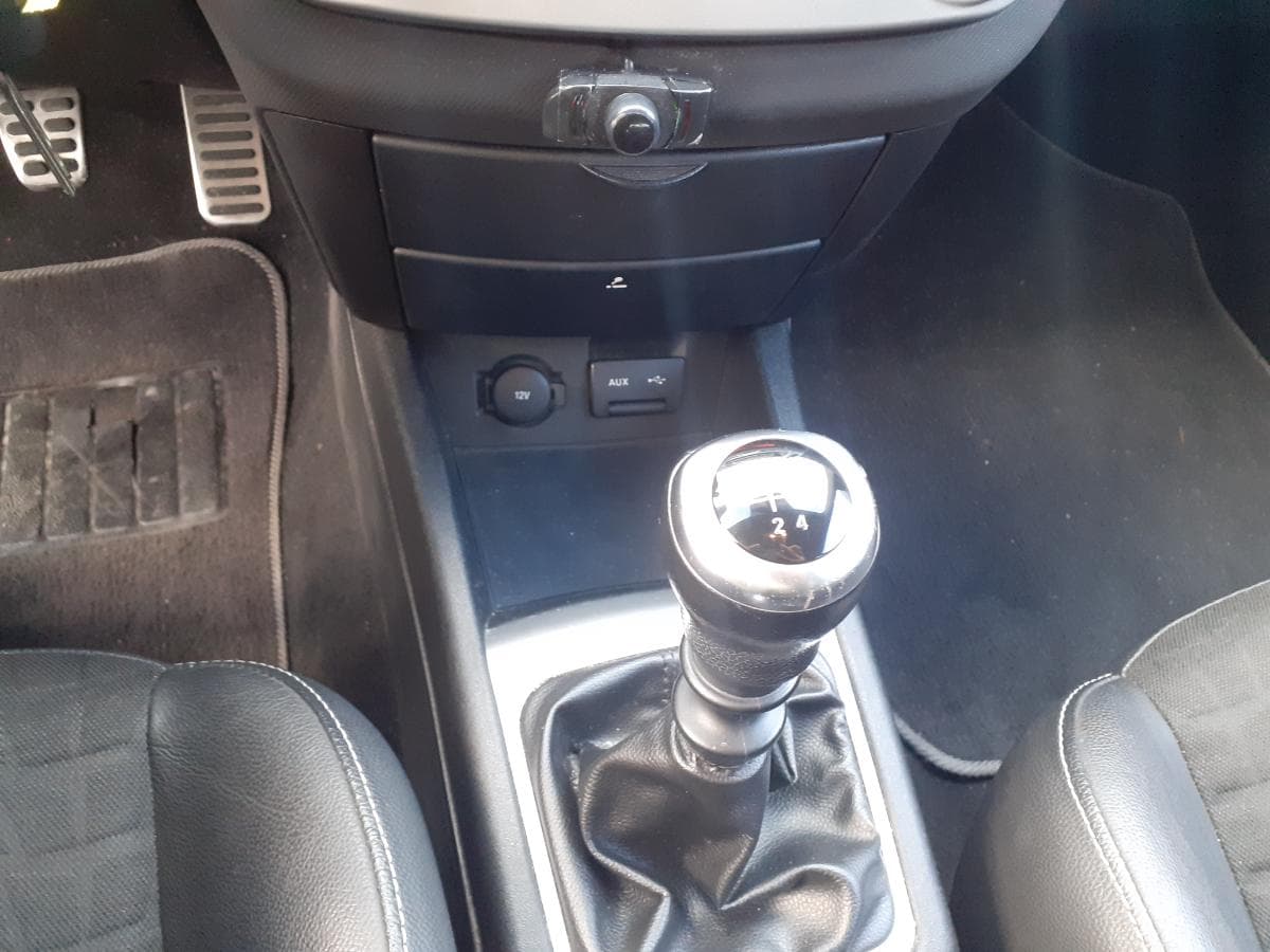 Kia Ceed 1.6 CRDI · Ano 2009 — image 20