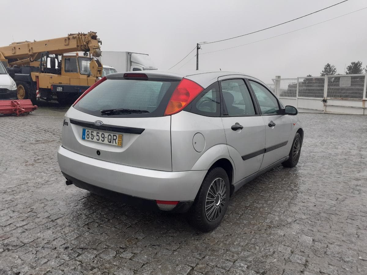 Ford Focus 1.4 · Ano 2000 — imagen 4