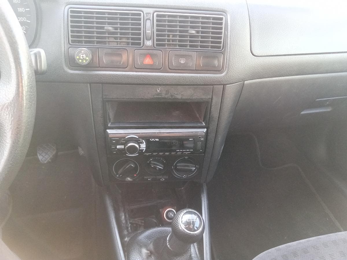 Volkswagen Golf 1.4 16V · Ano 2000 — image 20