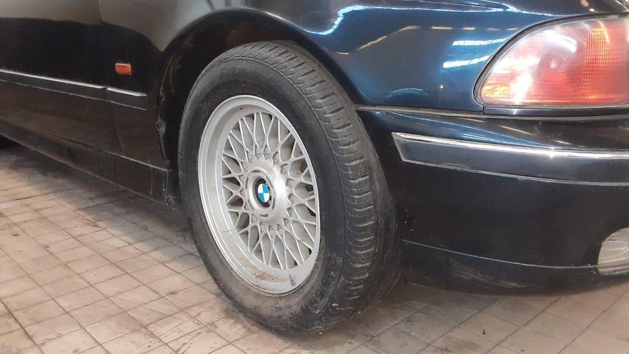 BMW 528i, · — imagem 12