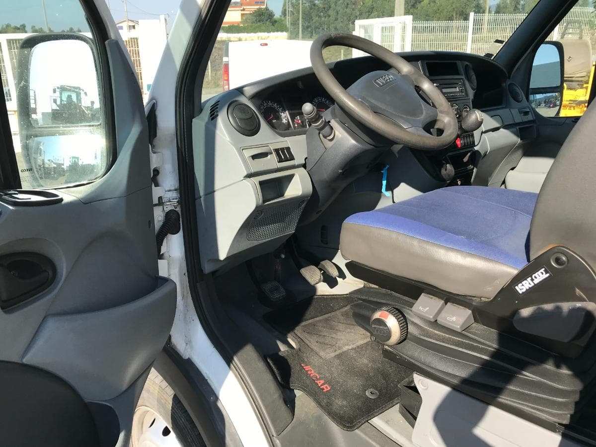Iveco Daily 29L12 · Ano 2008 — imagem 13