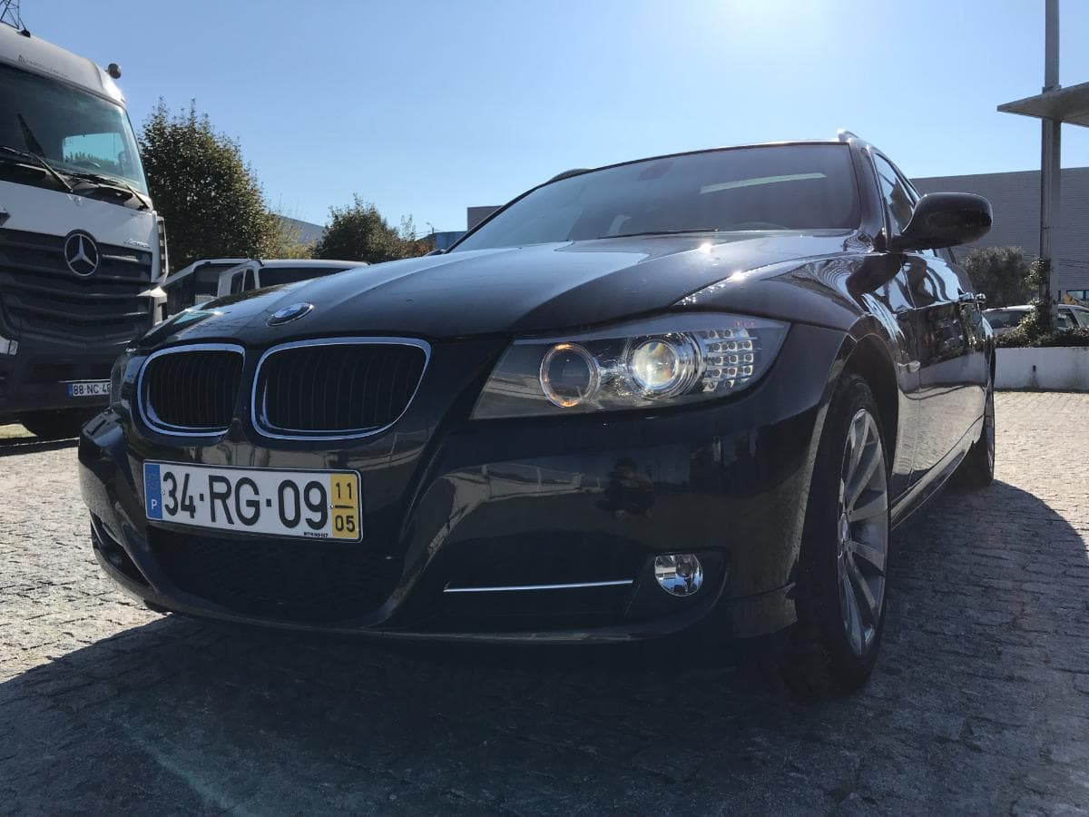 BMW 318D Touring · Ano 2011 — imagen 7