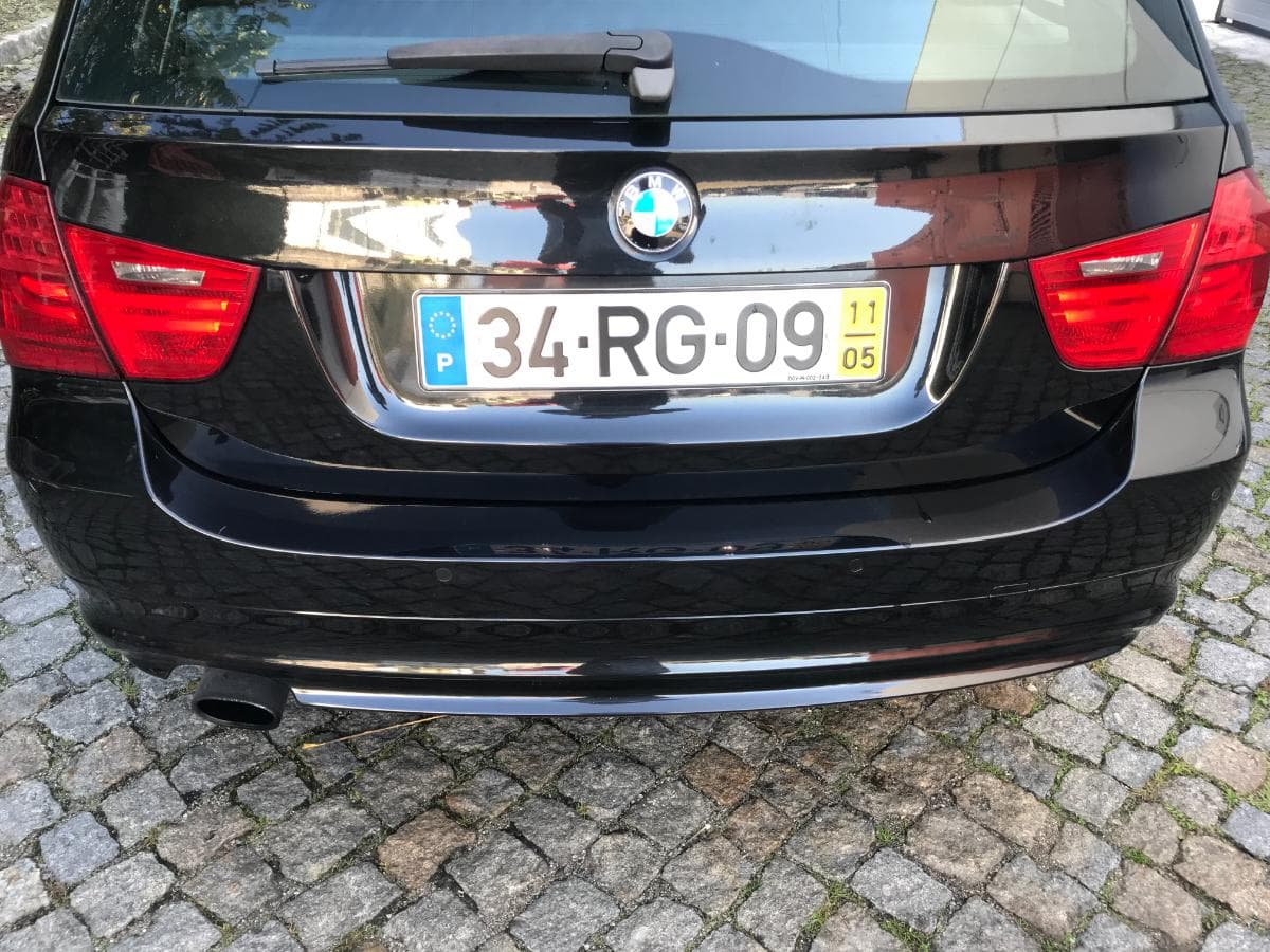 BMW 318D Touring · Ano 2011 — imagen 10