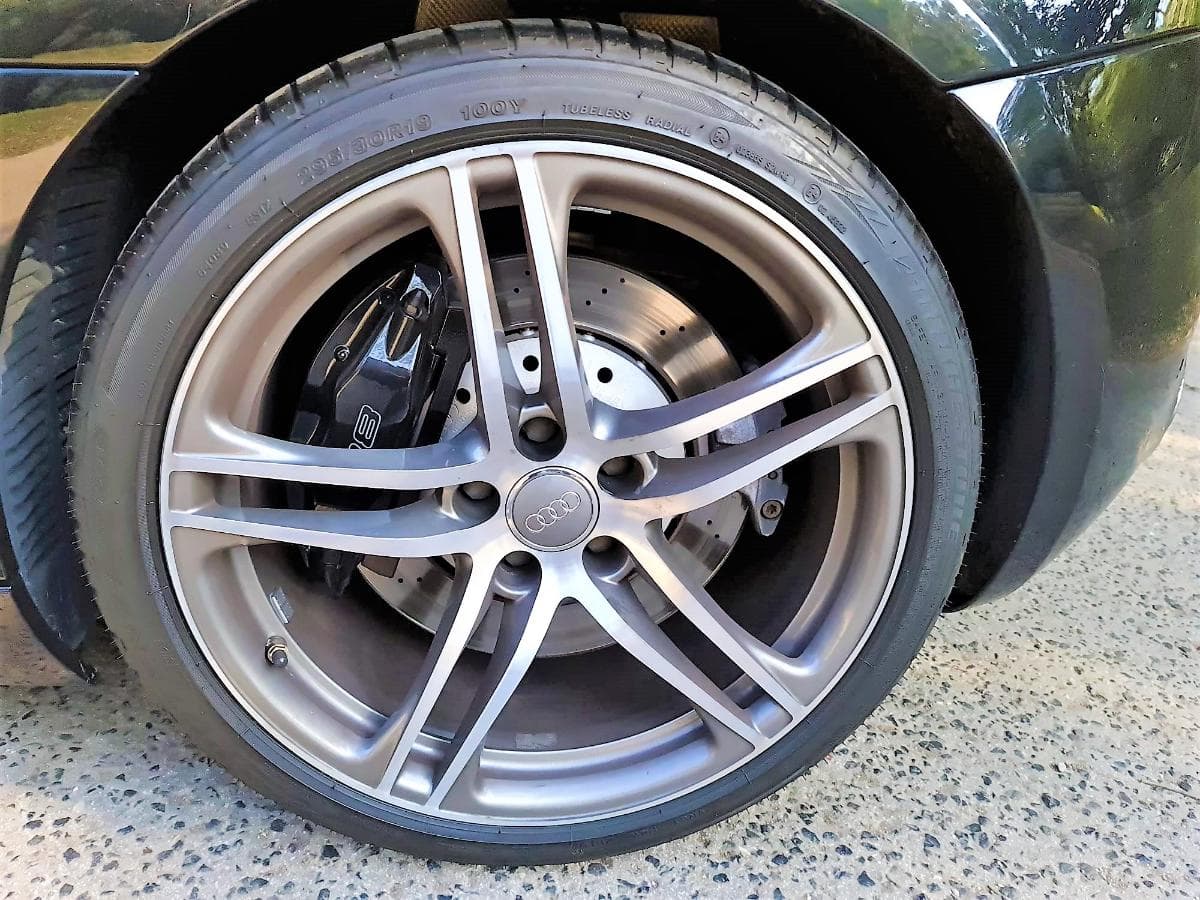 AUDI R8 V8 FSI — image 10