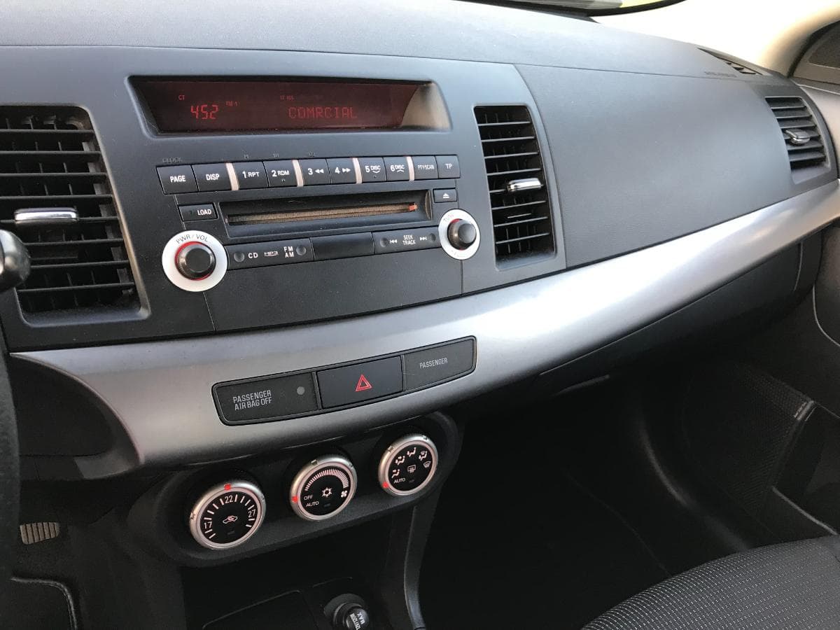 Mitsubishi Lancer 1.5 · Ano 2008 — imagen 21