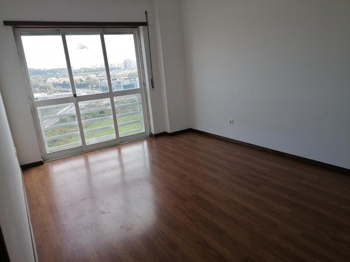 Apartamento T2 c/ 2 Lugares de Garagem · Oeiras — imagem 7