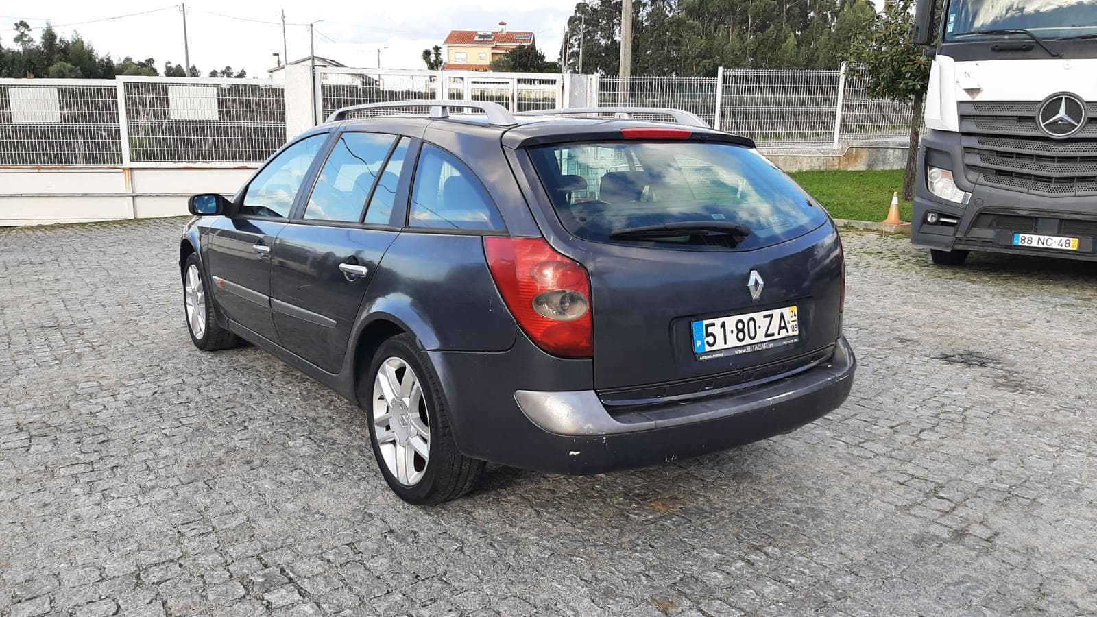 Renault laguna 1.9 DCI · Ano 2004 — imagen 9
