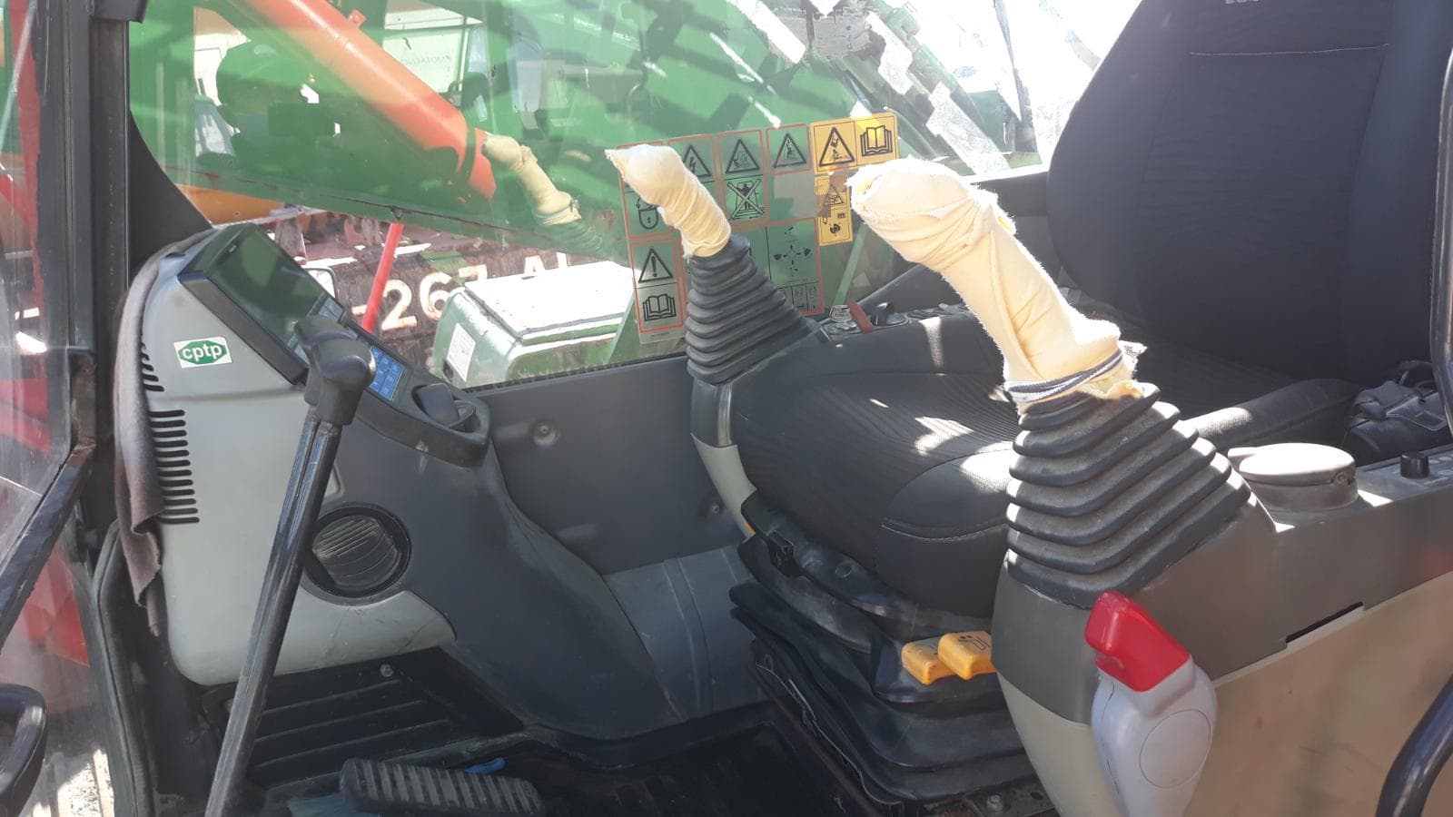 Escavadora com braço standard e longo — imagem 14