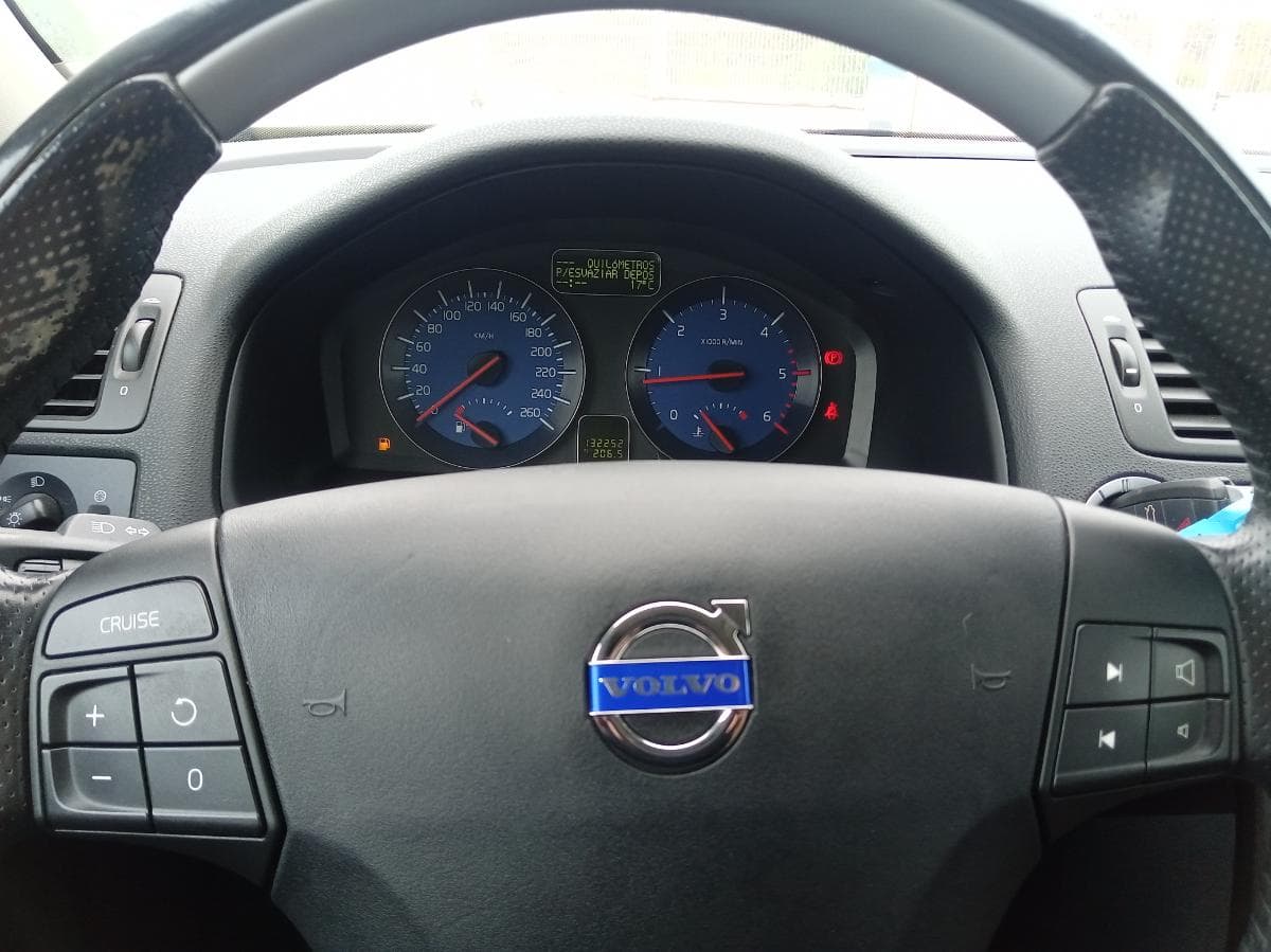 Volvo C30 R Design 1.6 D · Ano 2011 — imagen 23
