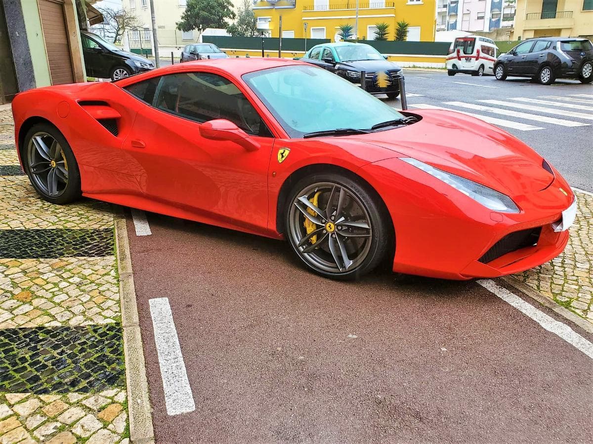 Ferrari 488 GTB Coupe — imagen 1