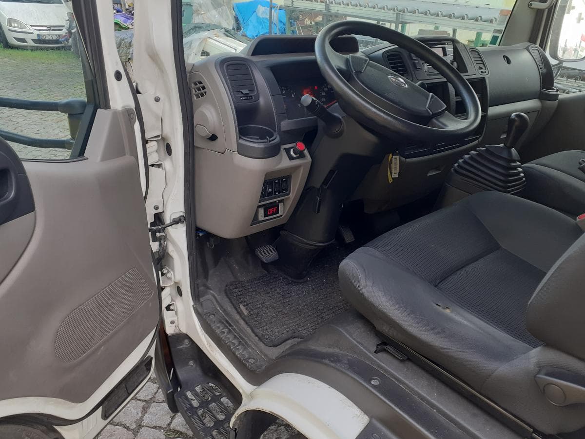 Nissan NT 400 Cabstar · Ano 2015 — imagen 15