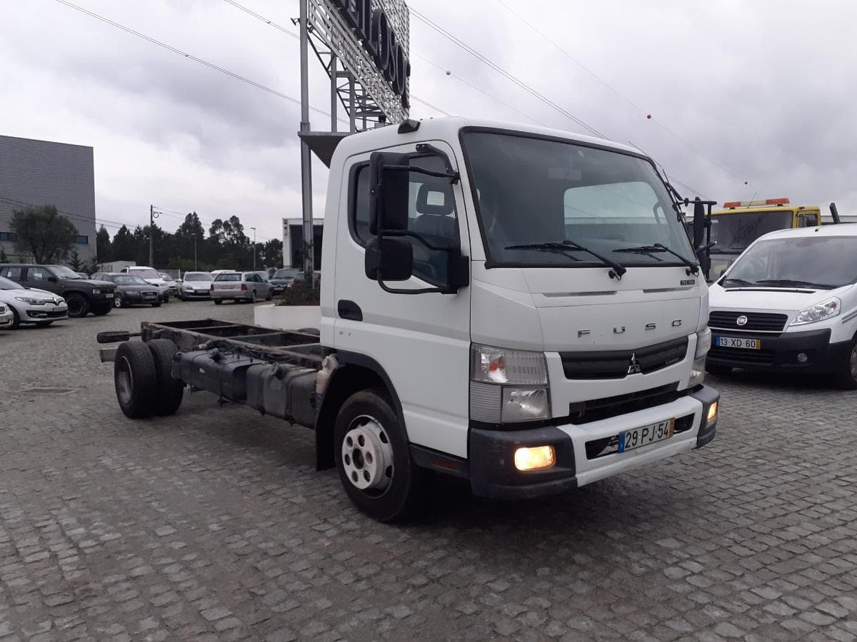 Mitsubishi Canter Fuso 9C18 · Ano 2014 — image 1