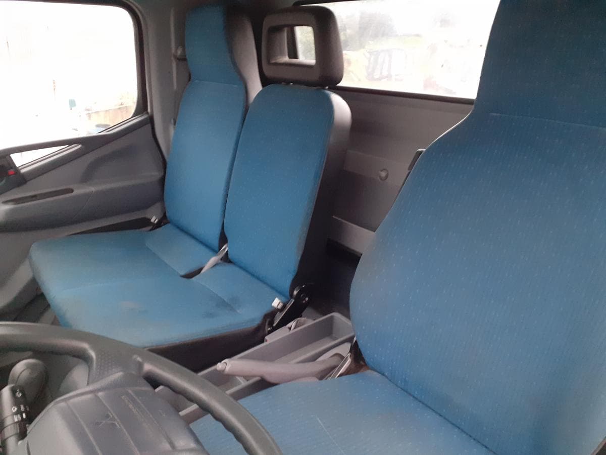 Mitsubishi Canter Fuso 9C18 · Ano 2014 — image 16