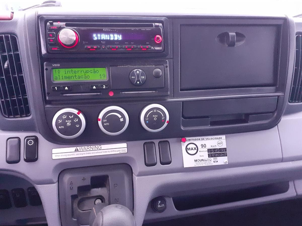 Mitsubishi Canter Fuso 9C18 · Ano 2014 — image 19