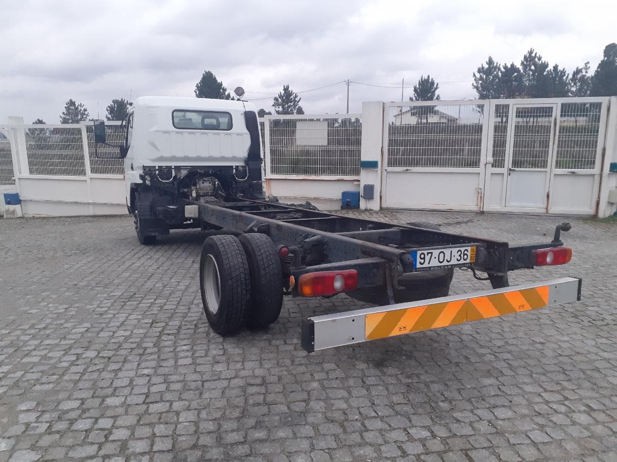 Mitsubishi Canter Fuso 9C18 · Ano 2014 — image 6