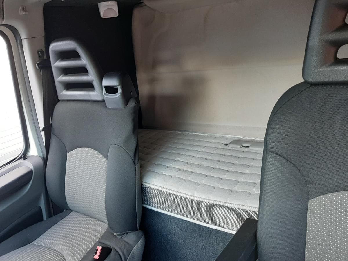 Iveco Daily 35C15 · Ano 2014 — imagem 19