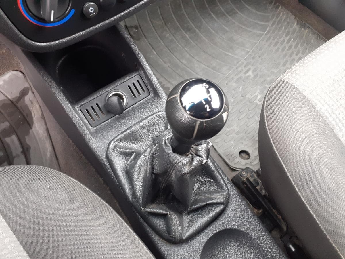 Opel Combo 1.3 CDTI · Ano 2011 — imagen 19