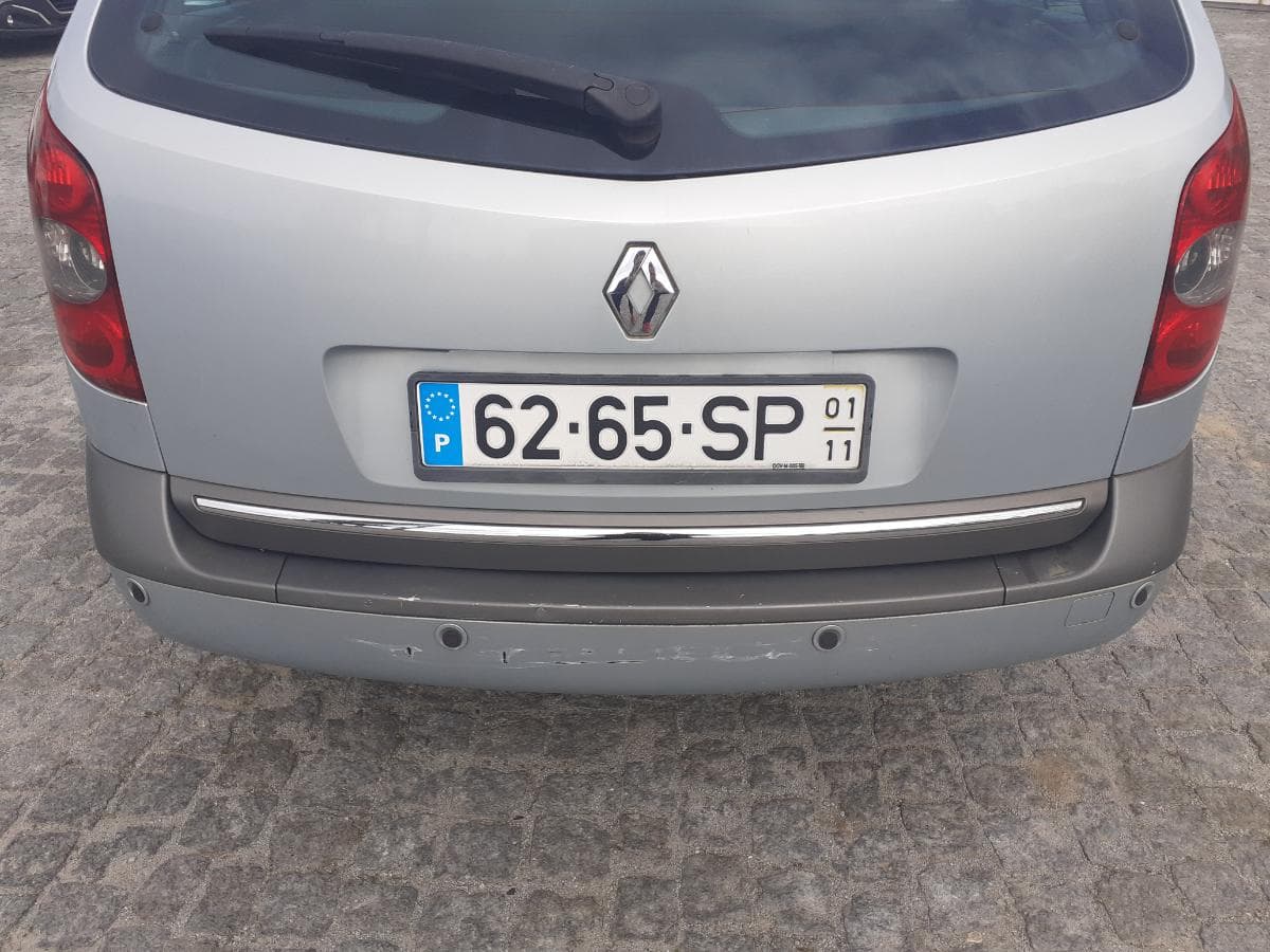 Renault Laguna 1.9 DCI · Ano 2001 — image 7