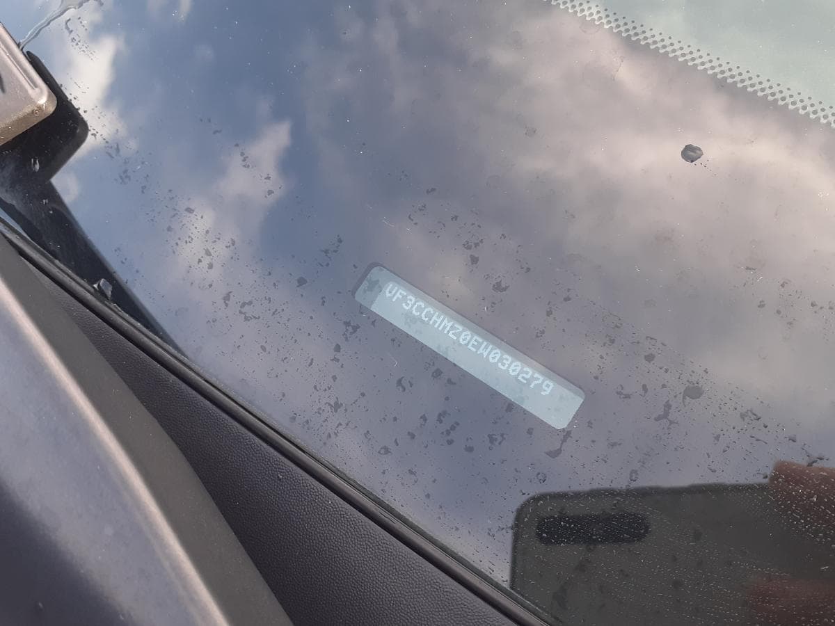 Peugeot 208 1.2 · Ano 2014 — imagem 12
