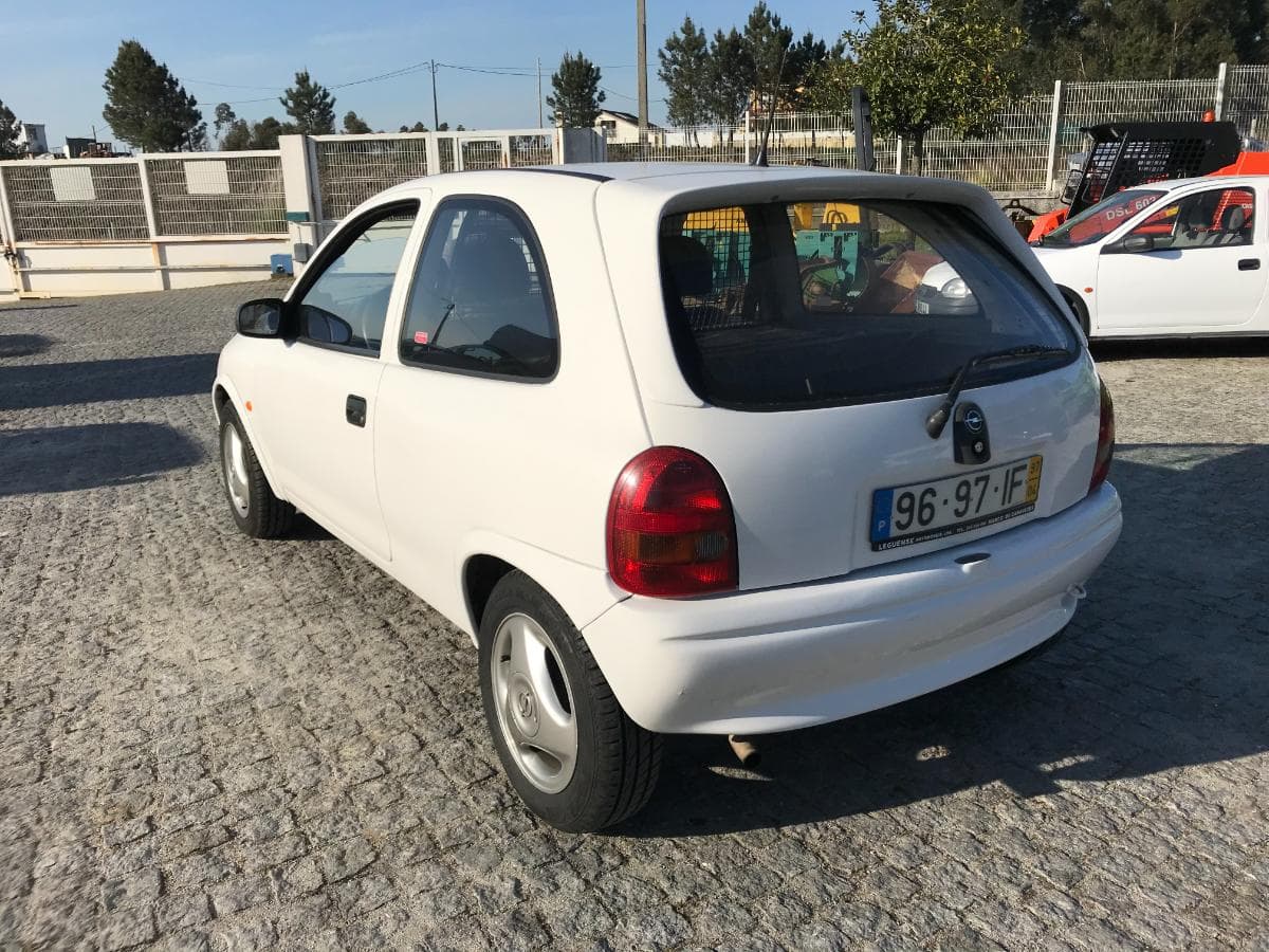 Opel Corsa 1.7D · Ano 1997 — imagem 6