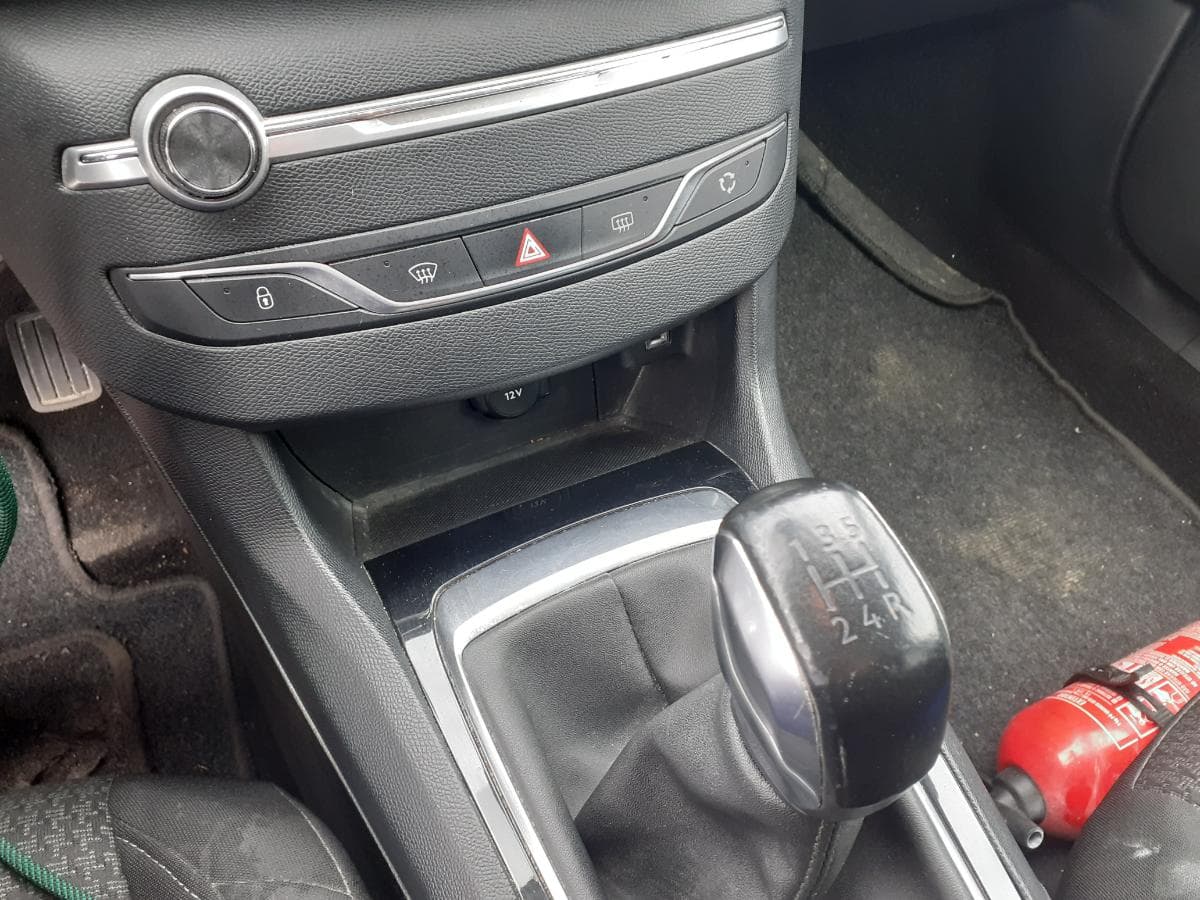 Peugeot 308 1.6 HDI · Ano 2018 — imagen 25