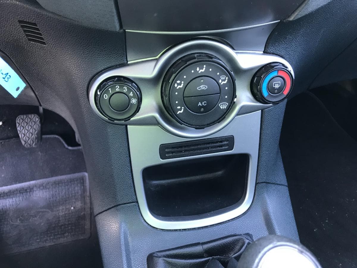 Ford Fiesta 1.4 TDCI · Ano 2009 — imagen 23