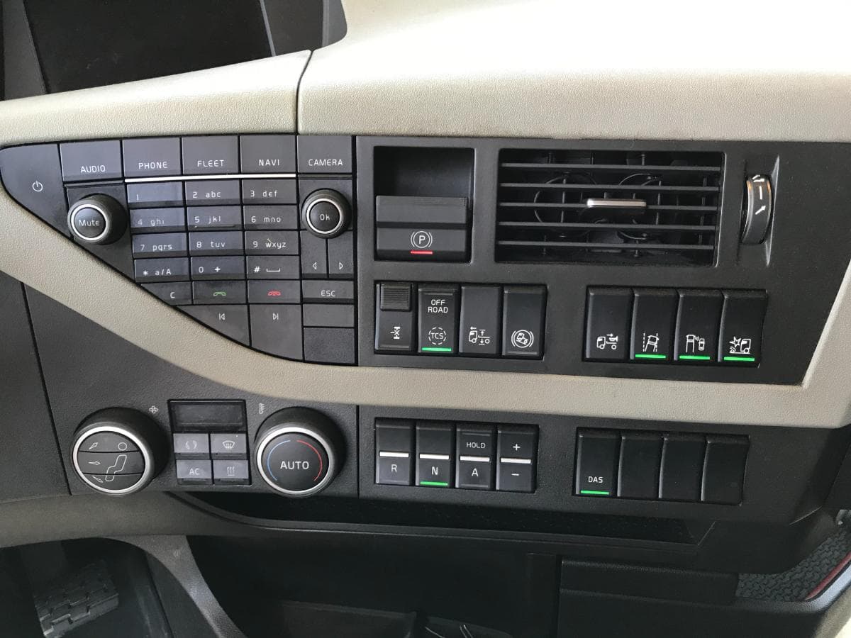 Volvo FH 460 · Ano 2017 — imagem 21