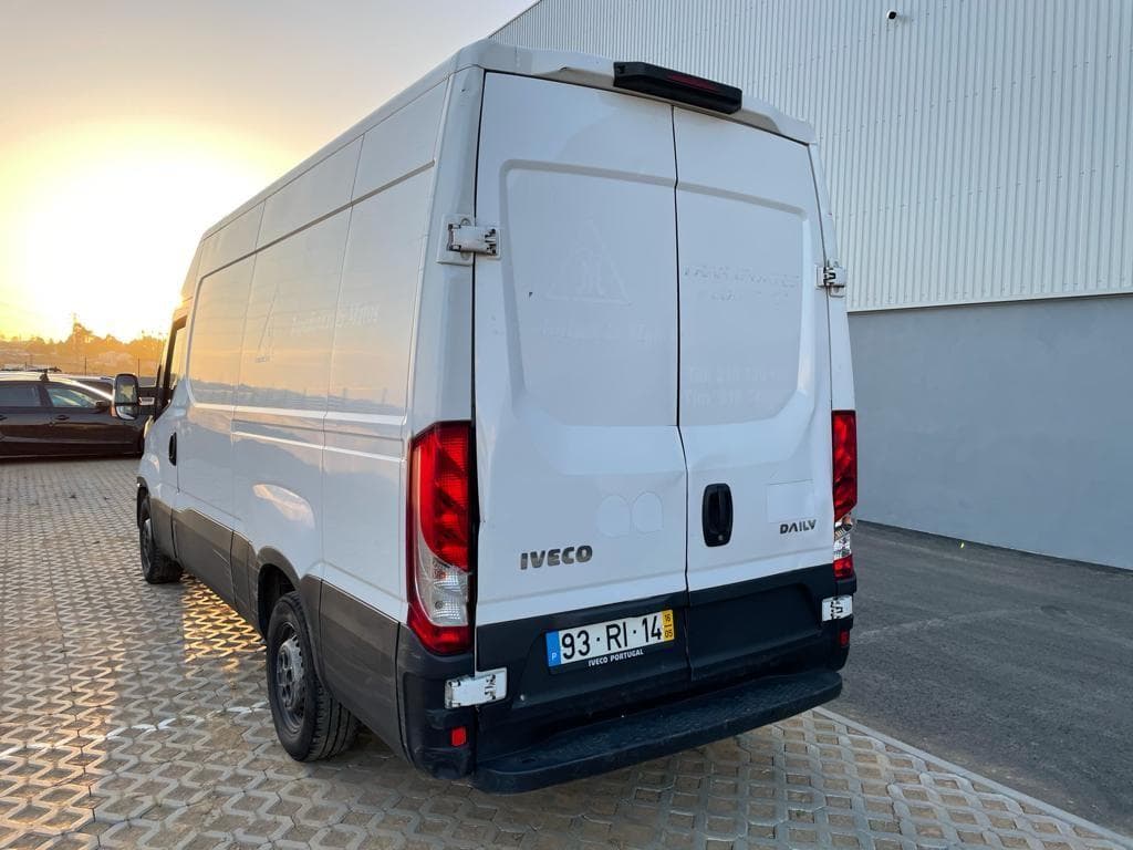 Iveco Daily 35-130 · Ano 2016 — imagen 4