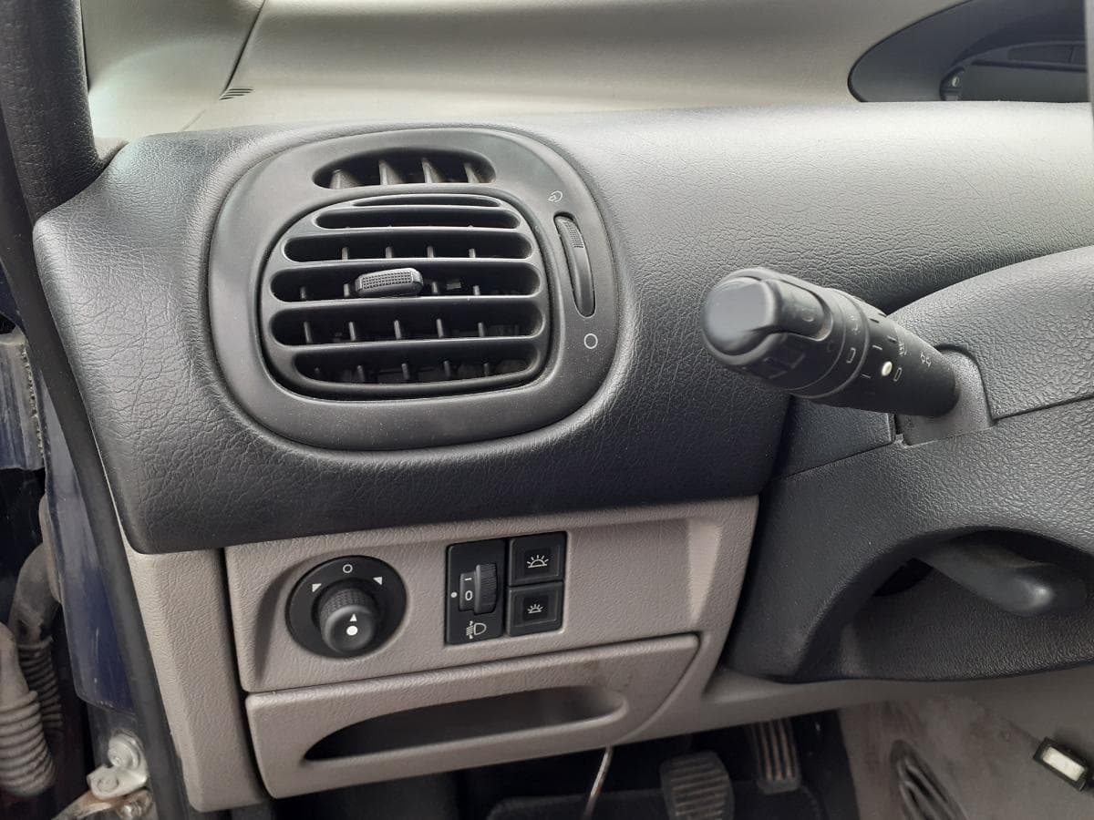 Citroën Xsara Picasso 2.0 HDI · Ano 2001 — imagem 19