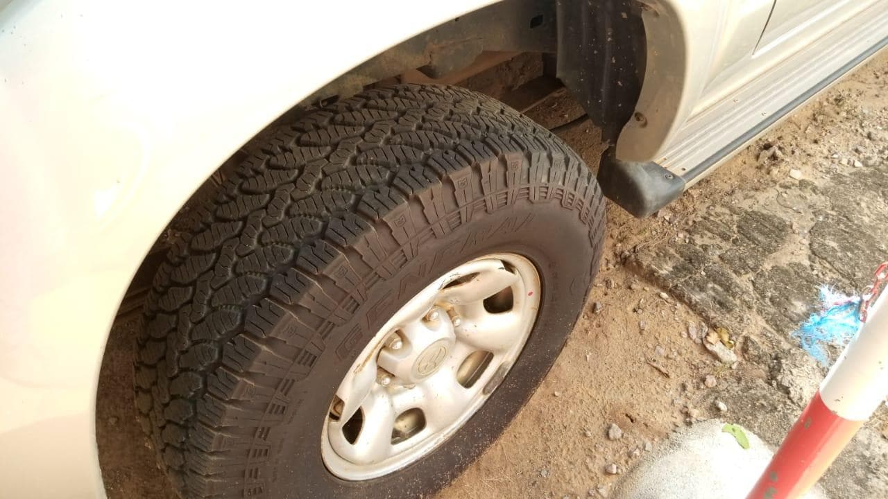 Toyota Hilux · — image 6