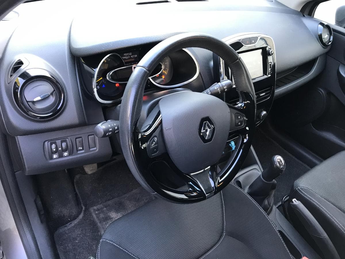 Renault Clio 1.5 DCI · Ano 2013 — image 16