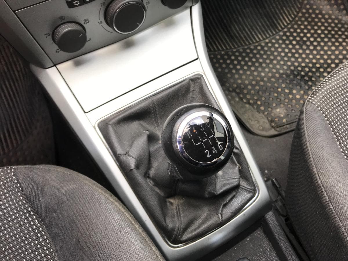 Opel Astra 1.3 CDTI · Ano 2008 — image 28