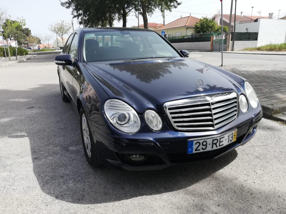 Mercedes-Benz E220 CDI — image 2