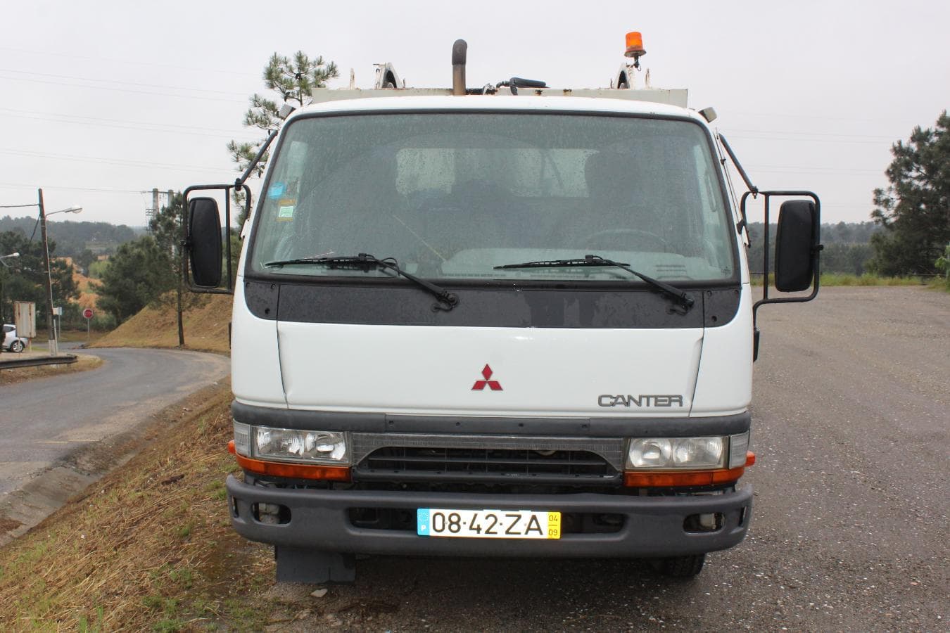 Mitsubishi Canter FE — imagen 4