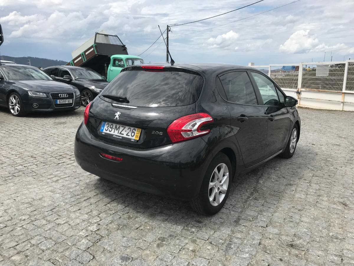 Peugeot 208 1.4 HDI · Ano 2012 — imagen 4