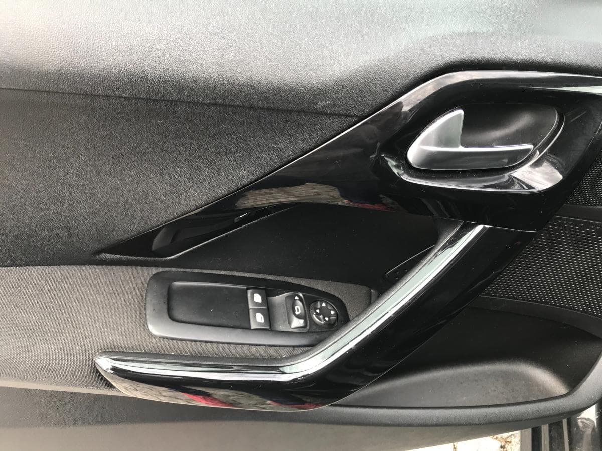 Peugeot 208 1.4 HDI · Ano 2012 — imagen 14