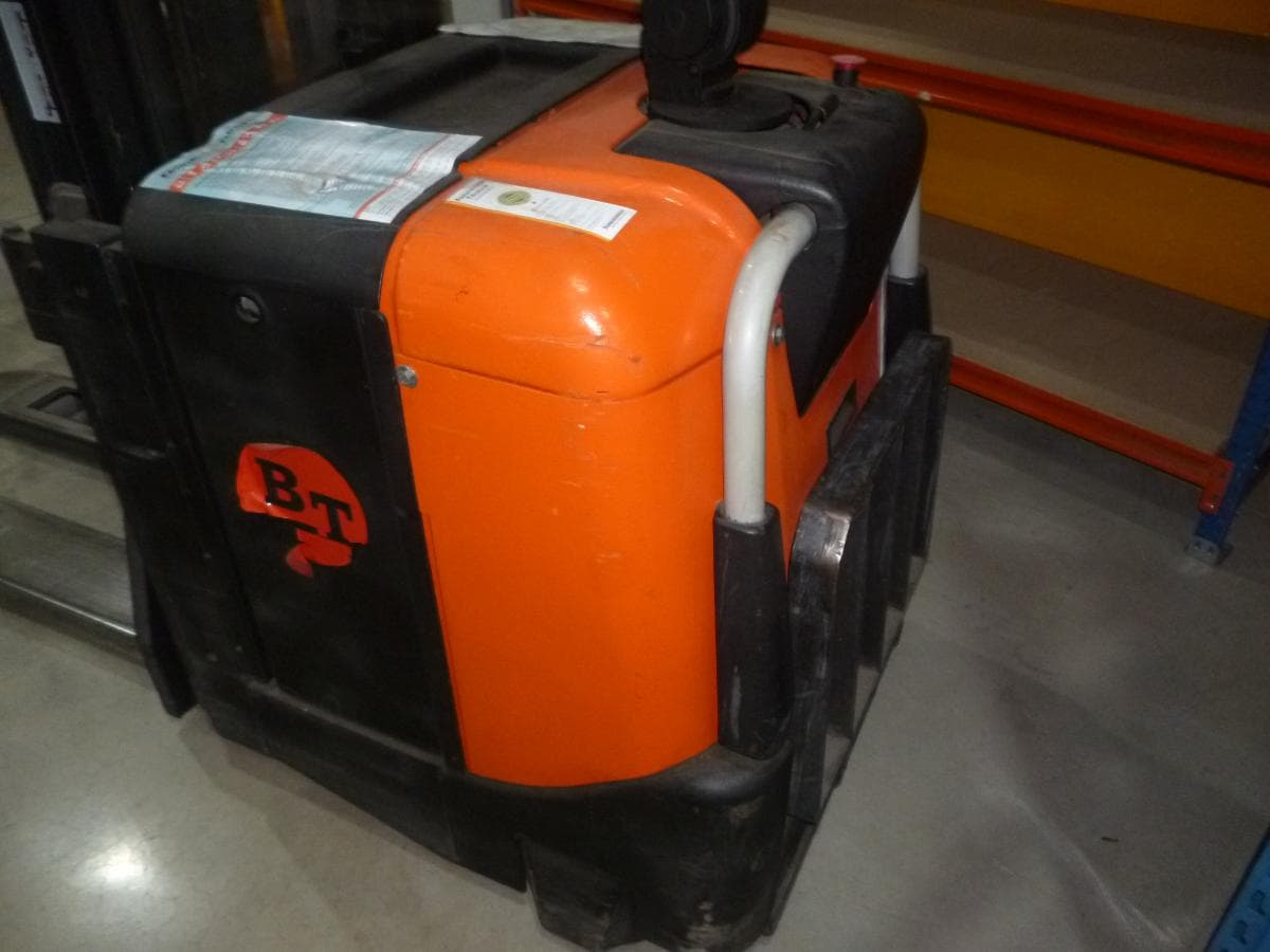 Stacker + Porta paletes + carro mesa + escada de plataforma — imagen 3