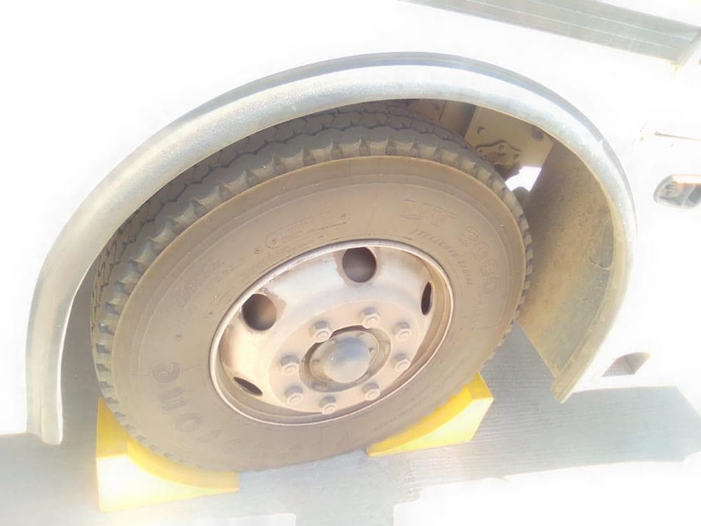 Autocarro - Nissan UD · — image 15