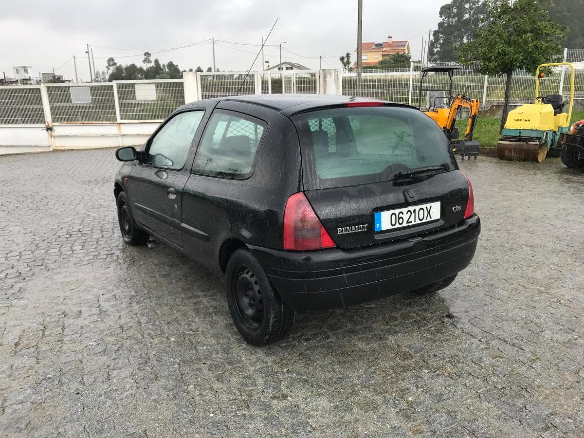 Renault Clio 1.9D · Ano 2000 — imagen 4