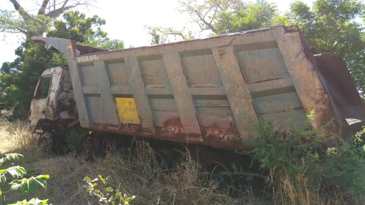 Camion-benne · — image 1