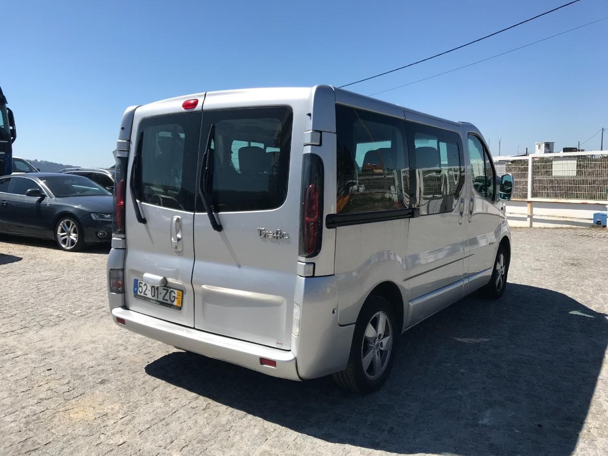 Renault Trafic 1.9 DCI · Ano 2004 — image 4