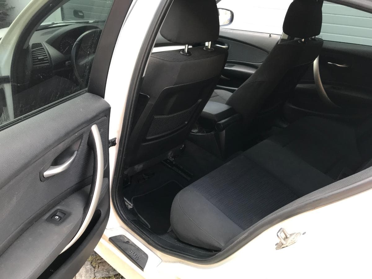 BMW 120D · Ano 2011 — imagem 18