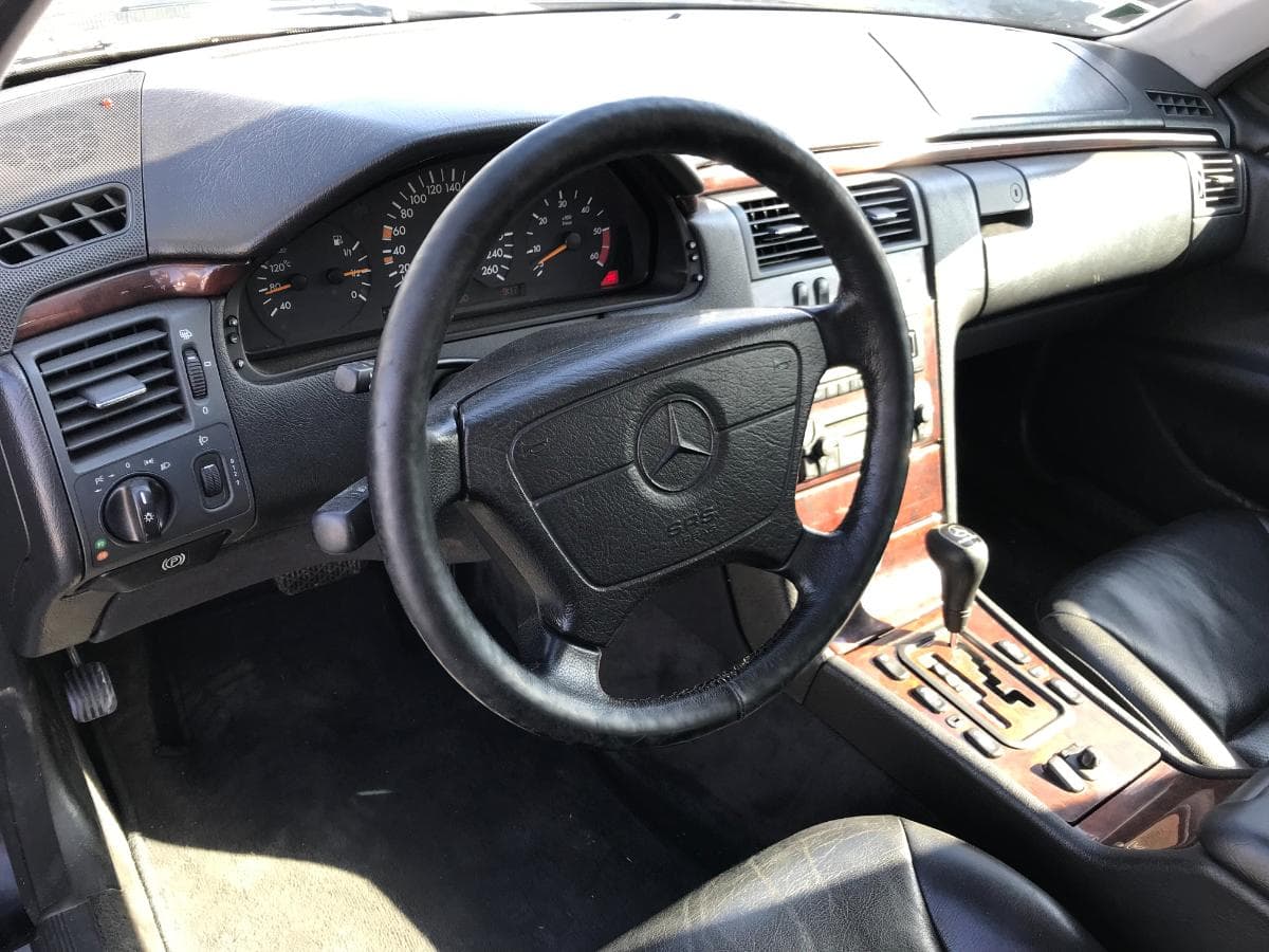 Mercedes-Benz E300 TD · Ano 1998 — imagem 21
